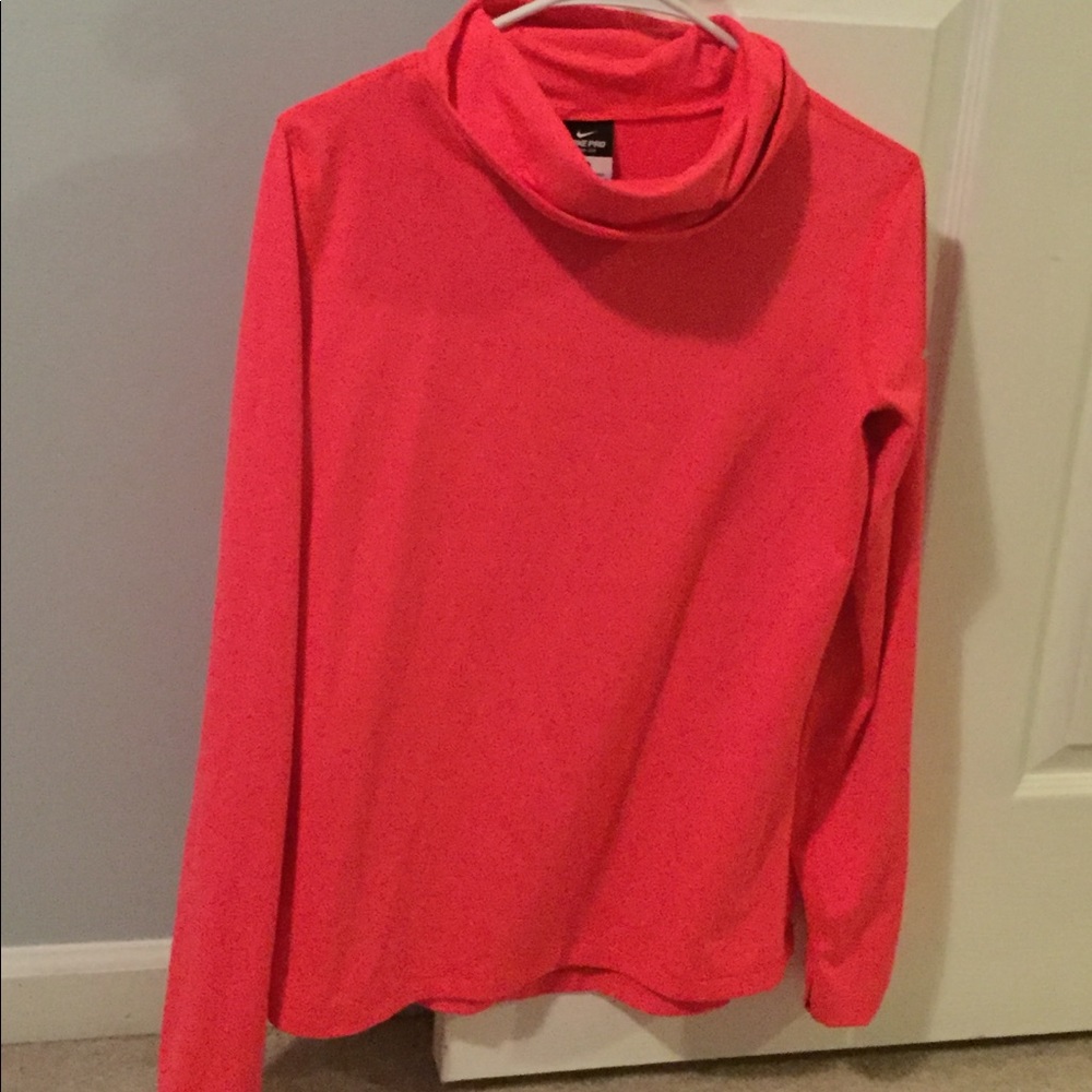 Nike Women’s Dri Fit Pullover